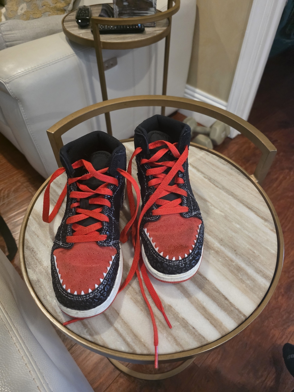 Air Jordan 1 Mid SE "Siempre Familia"